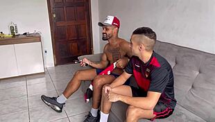 बड़ा ट्विंक मॉन्स्टर ब्लैक लंड चूसता है ब्लोजॉब बड़ी गांड