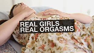 Chesty Charlotte Star Masturbates