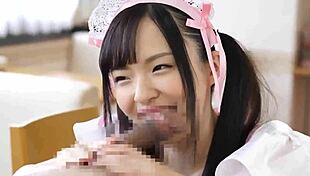 अरे, इस जापानी नौकरानी के गर्म ब्लोजॉब को झेल पाओगे?