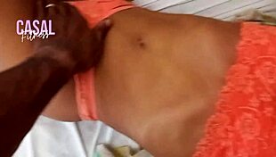 Minha mãe me deixou sozinha com meu primo lindo e gostoso