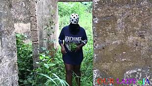 Local Boy Pussyfucks Slay Queen In Nigerian Bush