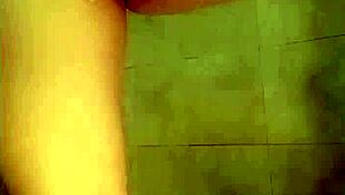 Pakistani girl boldly squirts during fingering