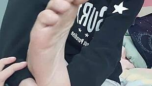 Damn! Slim gay teen sucks his own sexy feet!