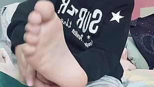 Damn! Slim gay teen sucks his own sexy feet!