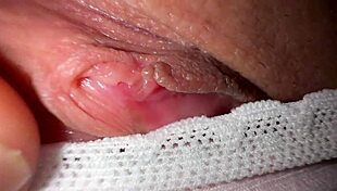 she's cumming for the first time 😍