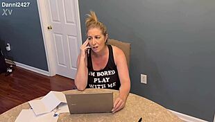curvy milf danni jones gets a relaxing home visit from her fit masseuse