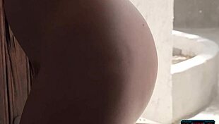 Erna Ohara strips solo, flaunting her curves