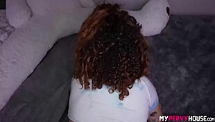 परवर्ट स्टेपब्रो यूजेस किरा पेरेज डॉगीस्टाइल और ब्लोजॉब में।