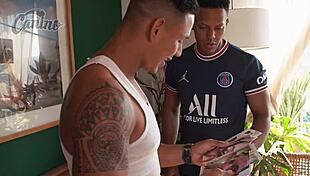 Empresario Esconde Secreto Gay y Recibe Anal Duro en Orgía BDSM