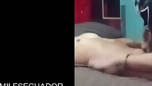 en el mismo dia me folle a dos de mis fans que me pidieron que les cumpla la fantasia de actuar como su m