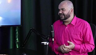 Paulo Avelar Models Squirting In Glamour Lingerie Show