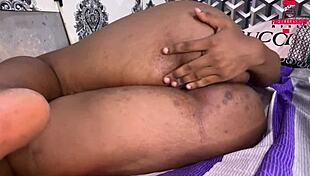 गरीब अफ्रीकी पड़ोसी डॉगी में जब चाहे चुदते रहते