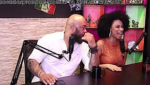 Ruiva gostosa faz boquete no neg�o - negro top del�cia e amanda borges