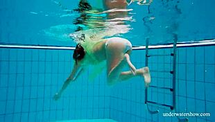 nina mohnatka reveals her hairy pussy on beach