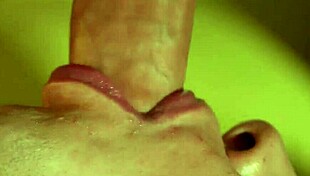 Twink massages muscular bodybuilder and gets intimate