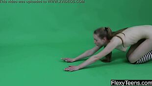 anna mostik flaunts her naked gymnastic skills with ease