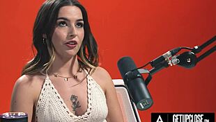 Watch how chanel camryn orgasms intensely with hitachi close up