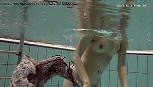 Loris Licicia Strips Down for a Super Hot Naked Swim Underwater in Pool