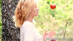 i'm an impeccable lady rubbing my pussy after reading