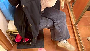 Stepdaughter's Babysitter Sucks Cock While Waiting for Taxi