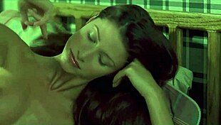 Shannon elizabeth showcases her sexy celebrity tits and american charm