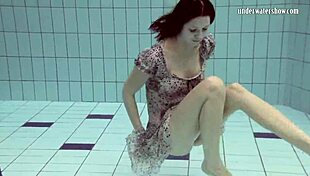Loris Licicia Strips Down for a Super Hot Naked Swim Underwater in Pool