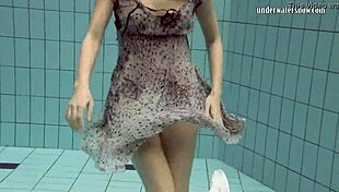 Loris Licicia Strips Down for a Super Hot Naked Swim Underwater in Pool