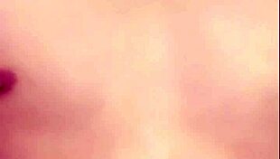 Gay Vietnamese show live on Blued