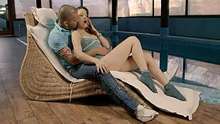 Virgin's first defloration caught in close-up action