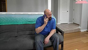 Married boss cheats with curvy secretary in doggystyle