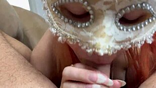 I's a virgin girl giving deep blowjob to deliveryman