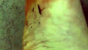 i take off my nylon and take a shower, giving footjob to babe