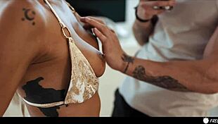 Hey, Photographer Freezes Time to Bang Celebrity Veronica Leal at Mansion