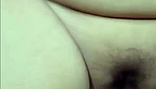 Anime mommy eats pussy