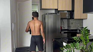 Dotado Asks For Water At Friend's House To Cool Off And Relaxes