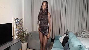 i got this preta gostosa from xvideos, she squirts a lot with the vibrator, check it out