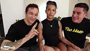 Yeh teen 18+ influencer fashion gig ke liye chori karte hue pakdi gayi