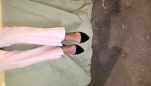 Intimissima webcam milf performs intimate anal assfucking for amateur fetish viewers