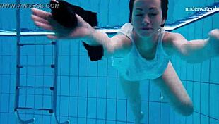 Czech Teen 18+ Undresses Quickly Underwater and Shows Her Body