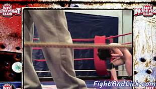 Mujhe ye European babes wrestling aur licking karte dekh kar maza aa raha hai!