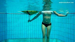 Czech Teen 18+ Undresses Quickly Underwater and Shows Her Body
