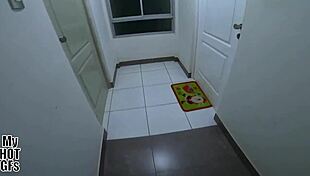 Wow! TikToker Linda Gets Her Pussy Filled With Cum After Waking Boyfriend!