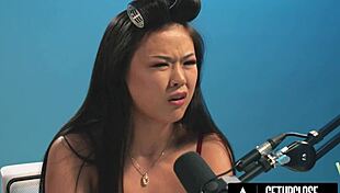 Up Close - How Petite Lulu Chu Reaches Intense Orgasm with Hitachi in Full Interview Scene