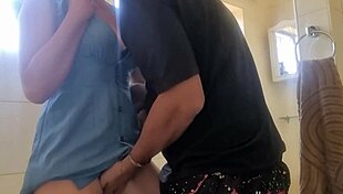 Upskirt pussy eating and fingering leads to orgasm in homemade scene