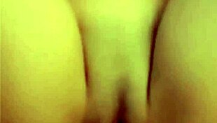 Primer plano de mi novia follando despues de tener una discuci�n