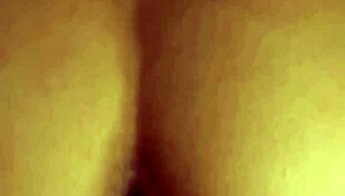 Primer plano de mi novia follando despues de tener una discuci�n