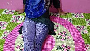 Desi girlfriend sucks boyfriend's cock in classroom before fucking