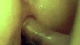 Primer plano de mi novia follando despues de tener una discuci�n