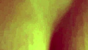 Primer plano de mi novia follando despues de tener una discuci�n