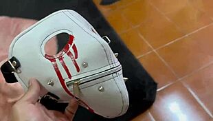 Le pagamos a un heterosexual para follarse a un homosexual por el culo.